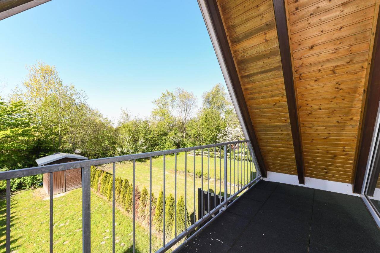 Hus achtern Diek Bensersiel Buitenkant foto